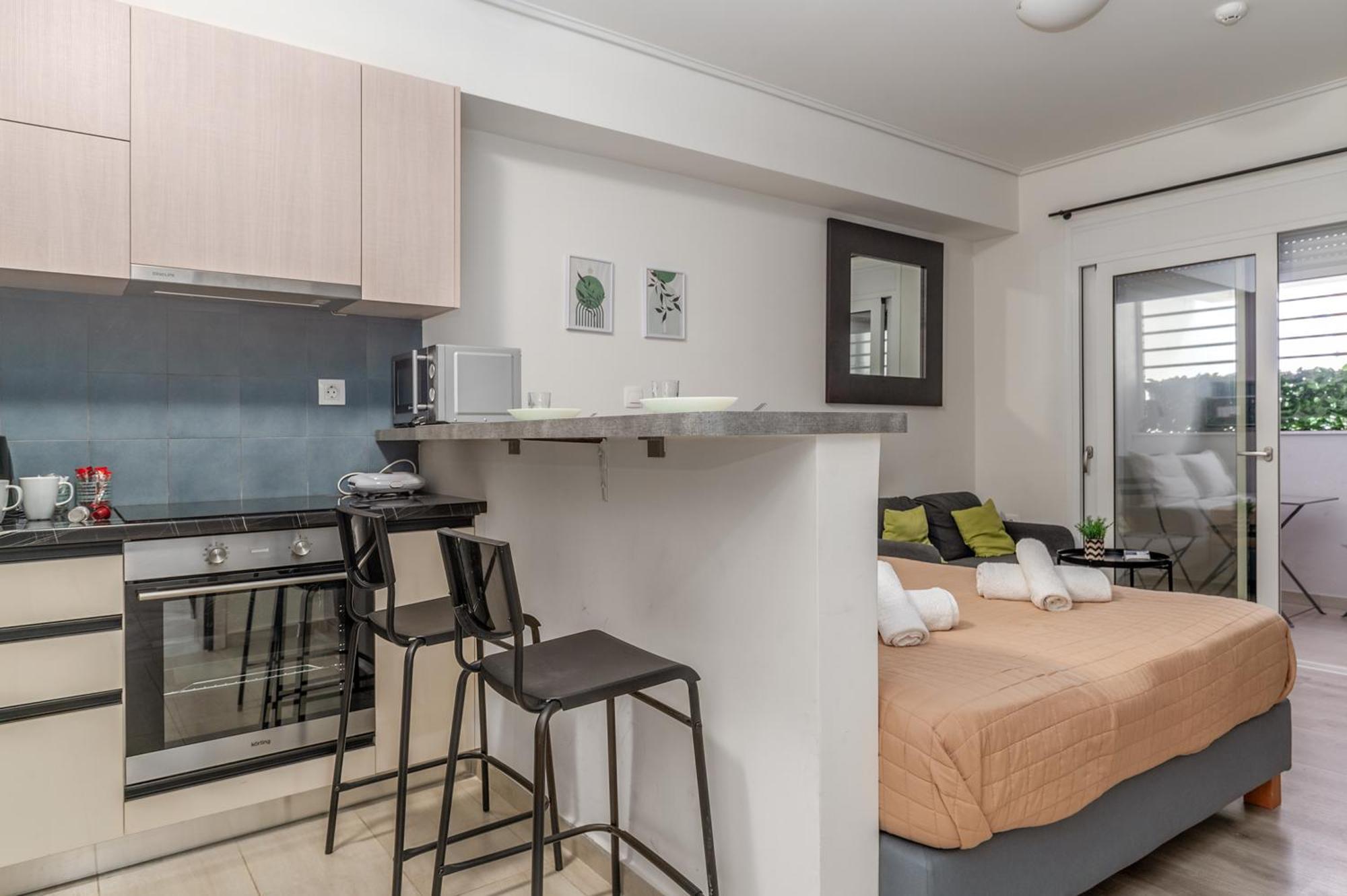 Elvita 4 *