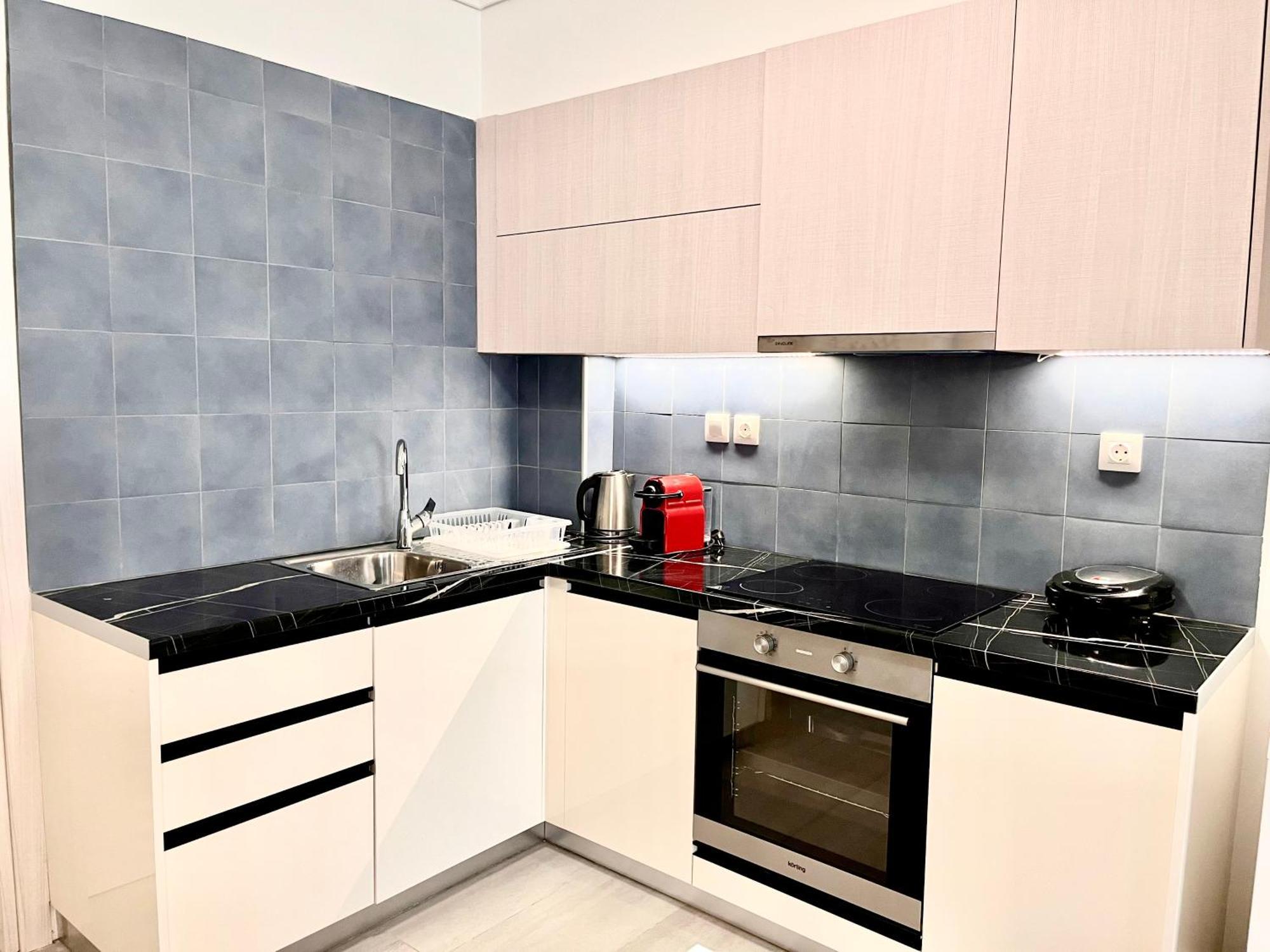 Elvita 4 Apartment