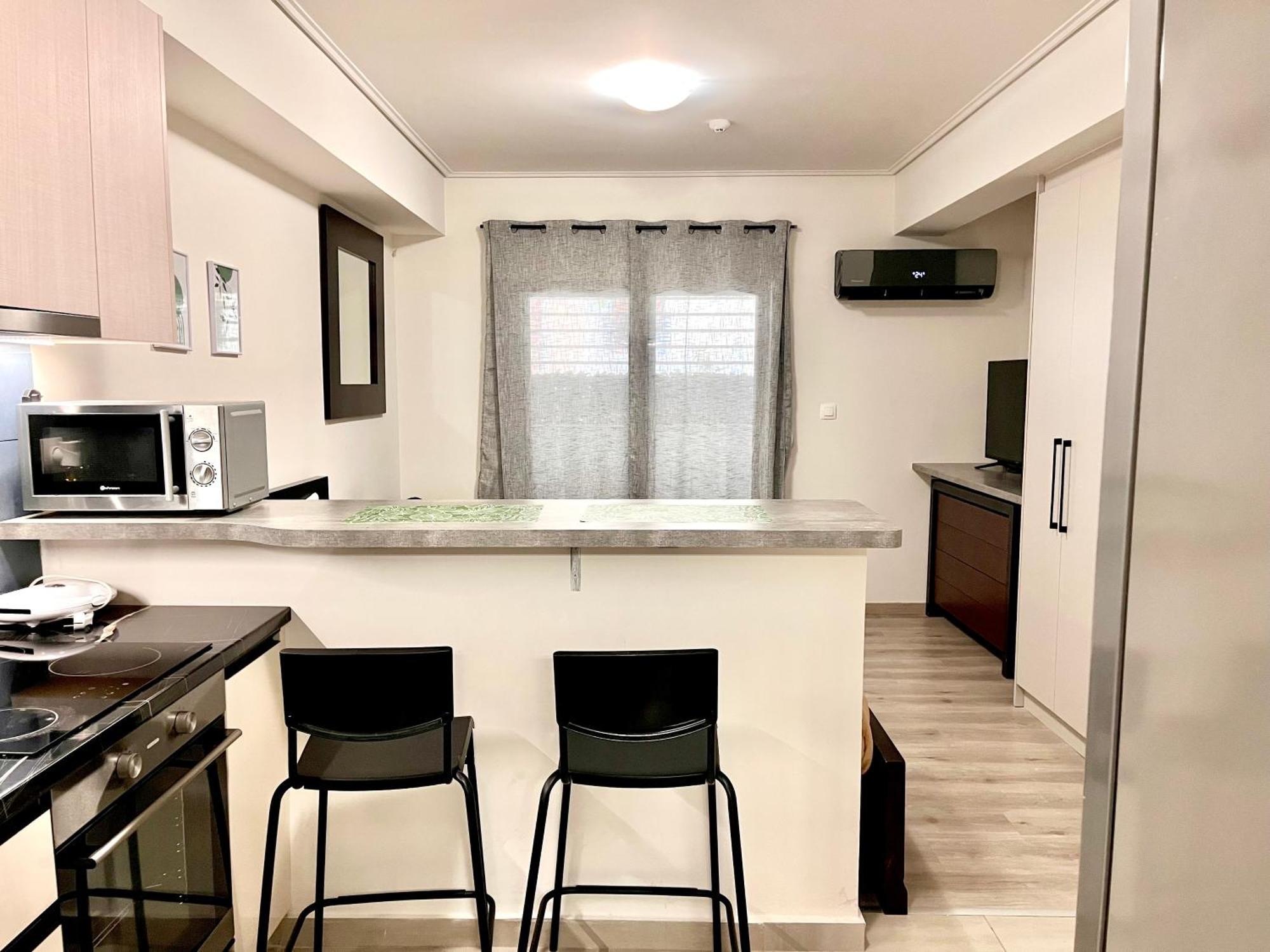 Elvita 4 *
